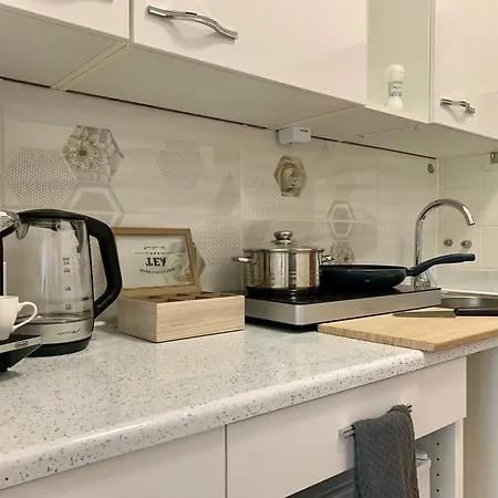 Apartment Tt Living I Souterrain Mit Terrasse I Naehe Hbf I Kostenlos Parken *